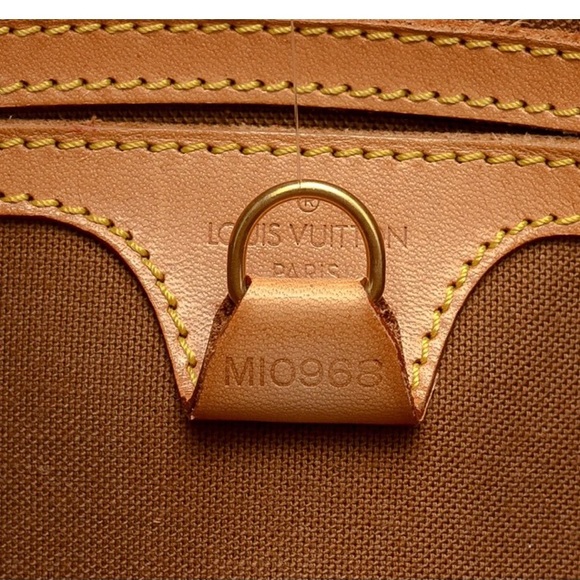 SOLD 💯 % Authentic Louis Vuitton Ellipse Monogram - Picture 5 of 5